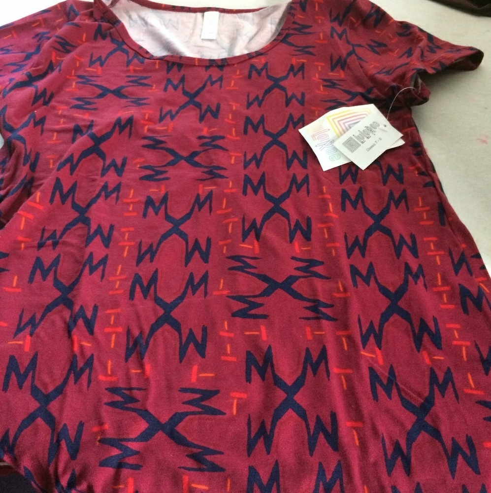 Lularoe classic tshirt size small nwt